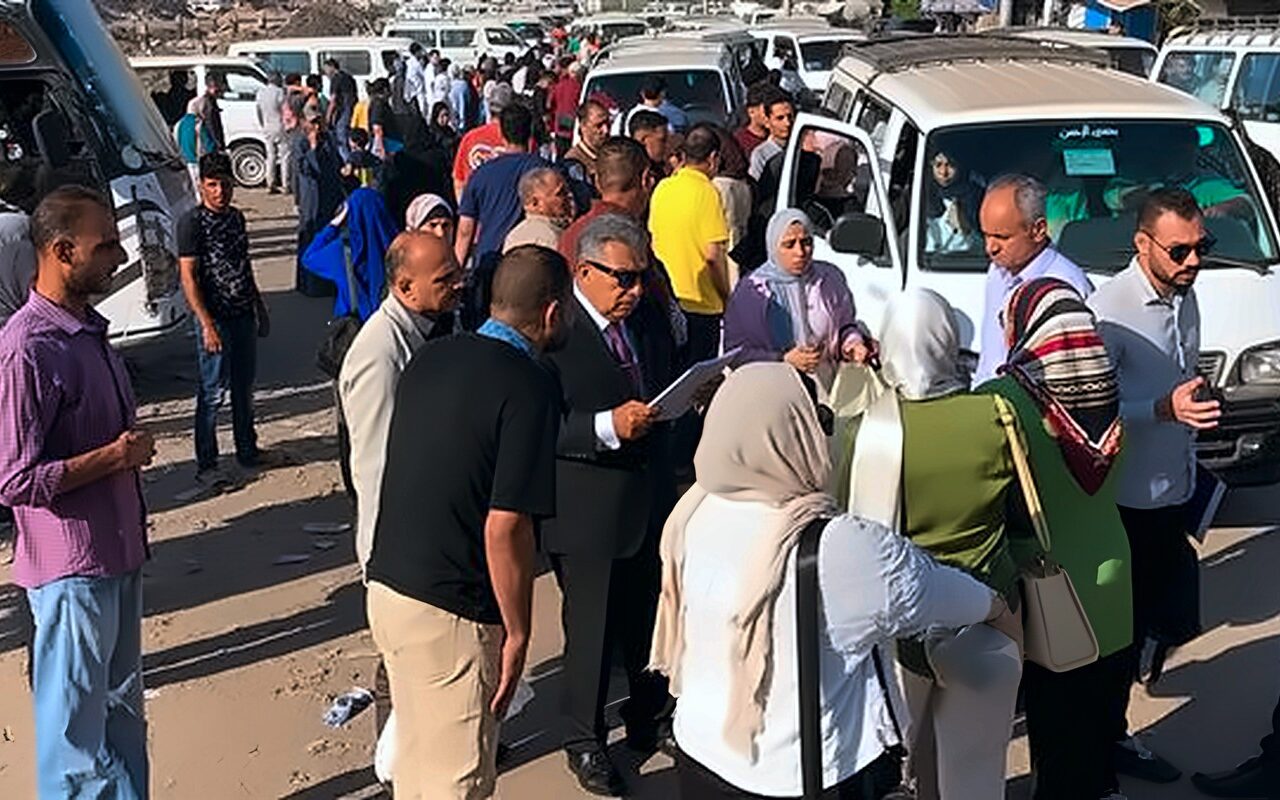 محافظ الدقهلية في جولة مفاجئة بموقف سيارات جديلة بالمنصورة للتأكد من توافر وسائل النقل