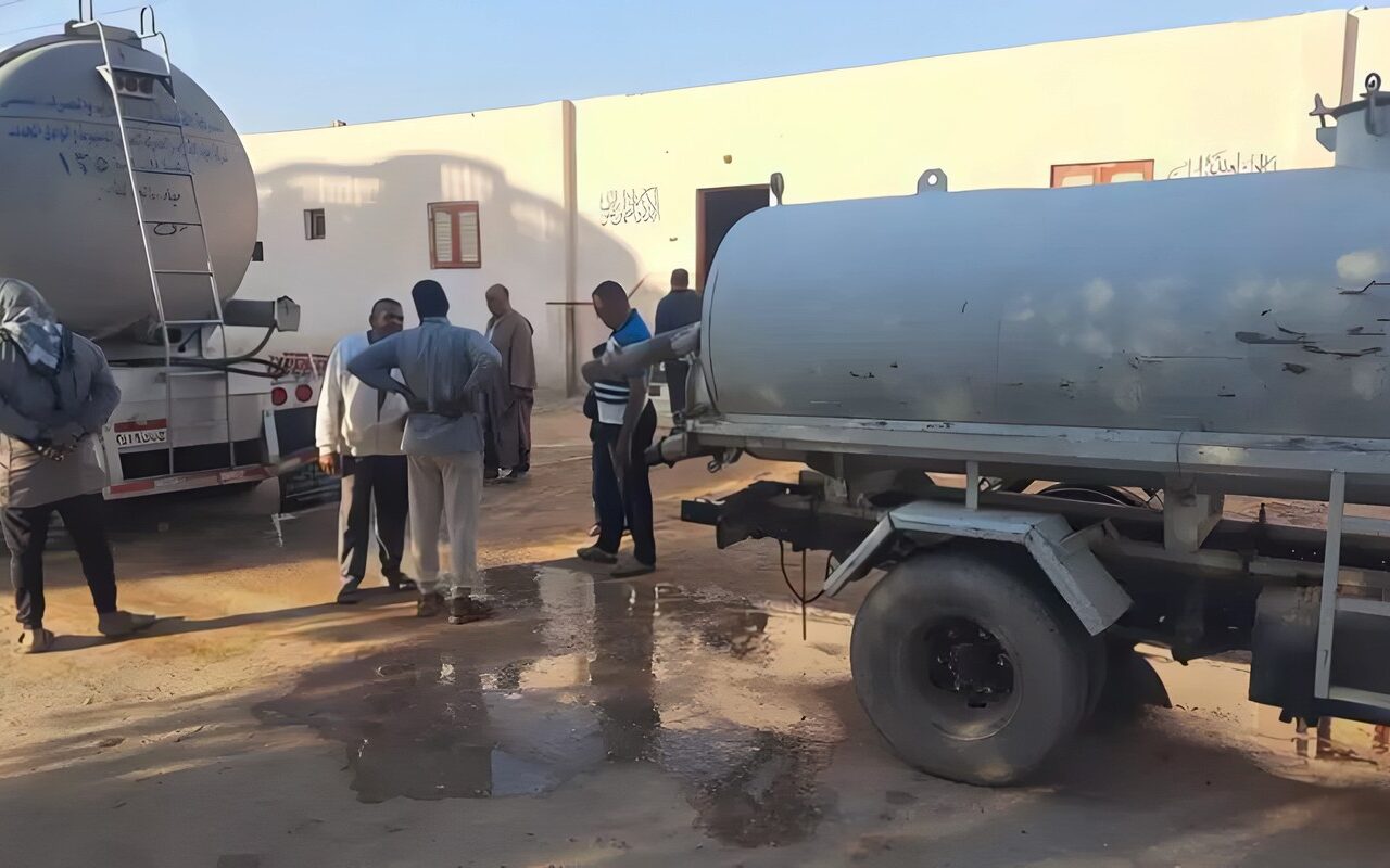 تدخل عاجل لحل أزمة انقطاع المياه بقرية جدة في باريس الوادي الجديد