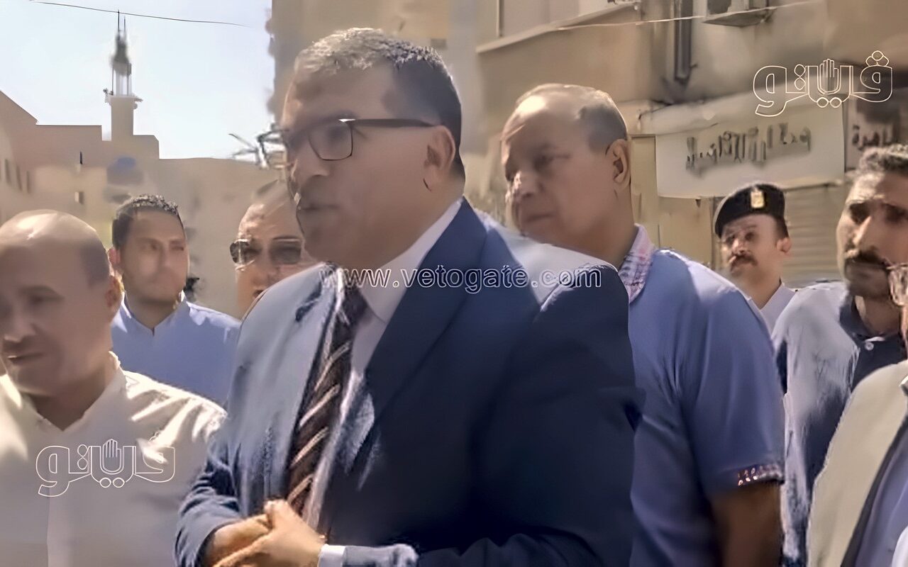 محافظ قنا لبائع:”اتفضل دخل حاجتك جوه بلاش نرجع للمصيبة الأولي تاني”(فيديو)