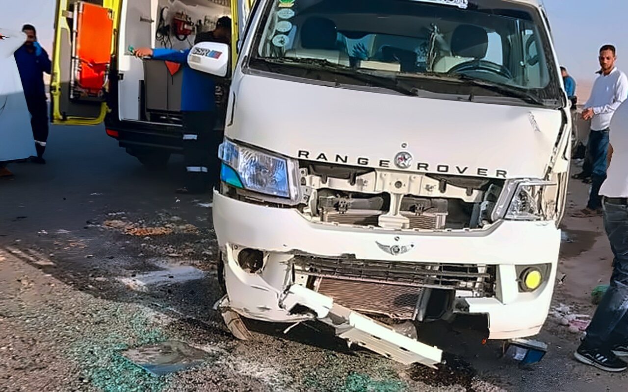 اختلال عجلة القيادة وراء إصابة 6 أشخاص في انقلاب ميكروباص بأطفيح