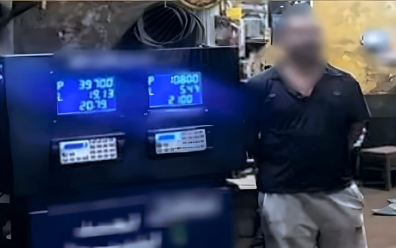 بئر بترول أسفل محل بالبلينا، سقوط تاجر جمع 7 آلاف لتر وقود لبيعها بالسوق السوداء في سوهاج