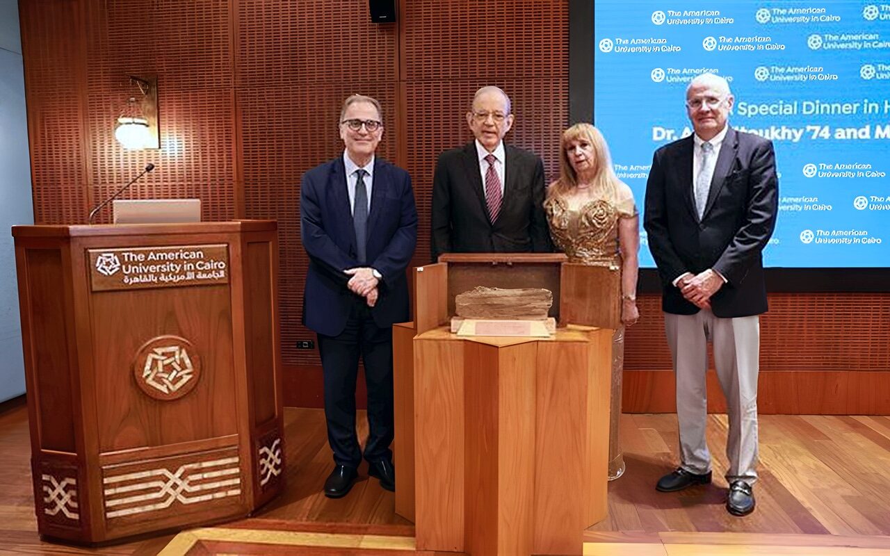 الجامعة الأمريكية بالقاهرة تكرّم عاطف الطوخي تقديرًا لإسهاماته في دعم التعليم وخدمة المجتمع