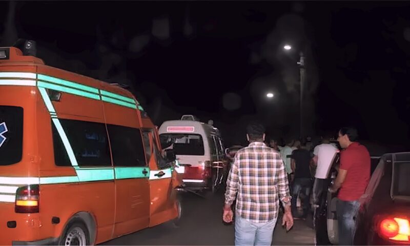 بعد انتهاء حفل زفافهما.. إصابة عروسين في انقلاب سيارة ملاكي بالفيوم