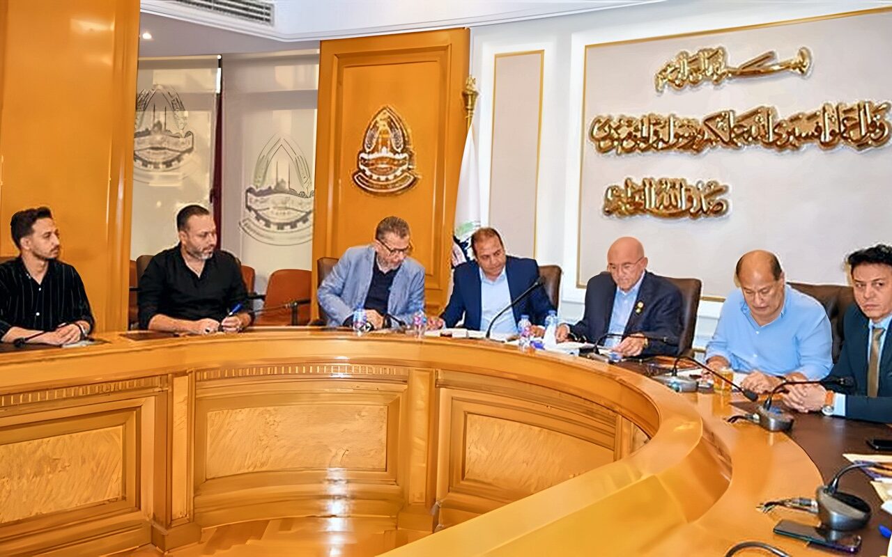 لجنة التواصل مع الشعَب التجارية بغرفة القاهرة تبحث خطة التطوير والتنمية