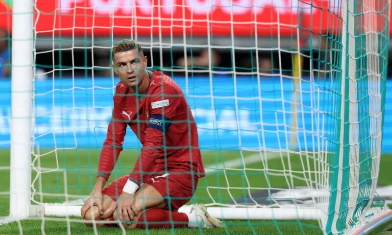 رونالدو مهدد بالإيقاف نصف عام بعد خروجه من معسكر البرتغال