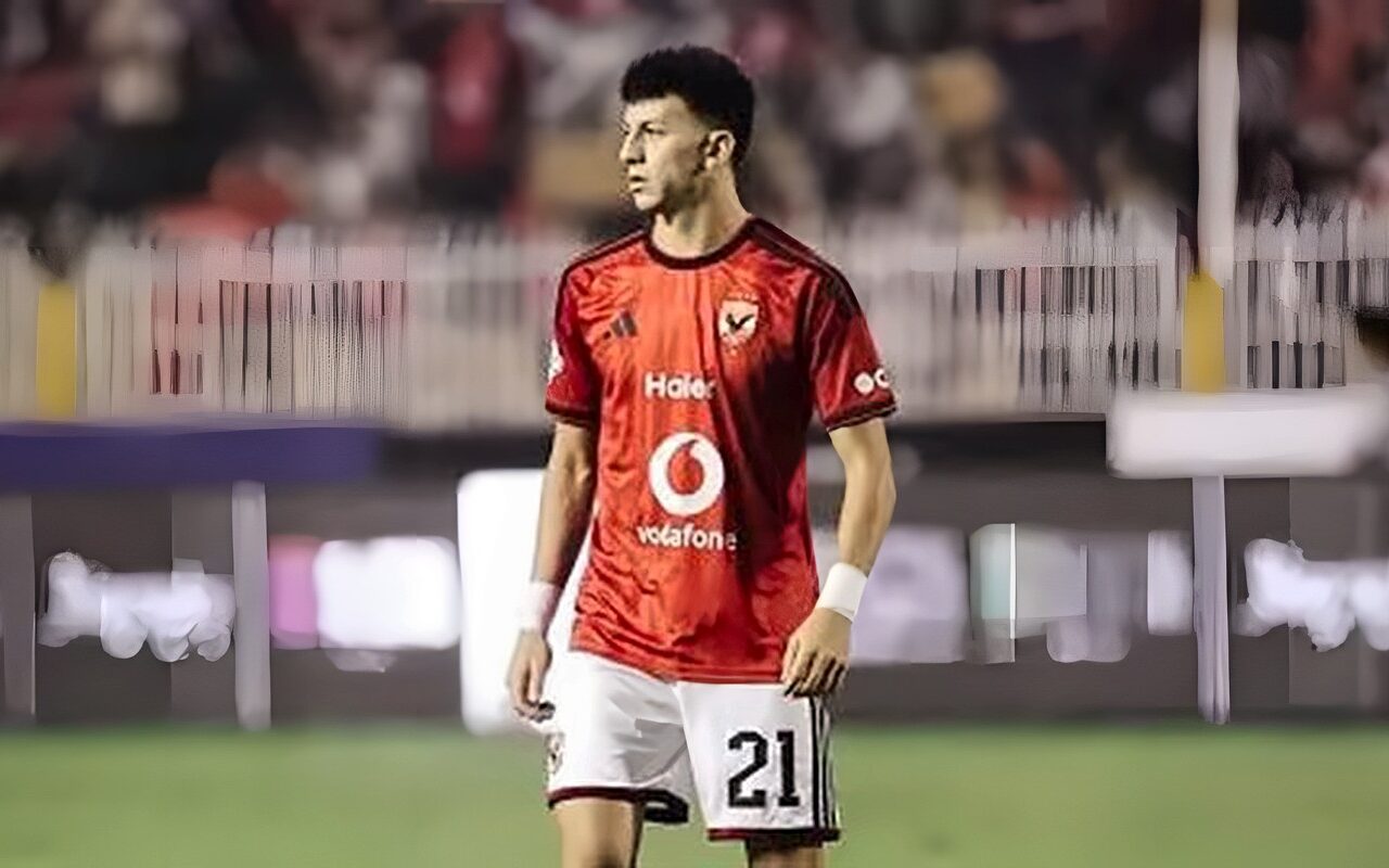 رغم راحة الدوليين، علي محمود ينتظم في تدريبات الأهلي ويواصل برنامجه التدريبي
