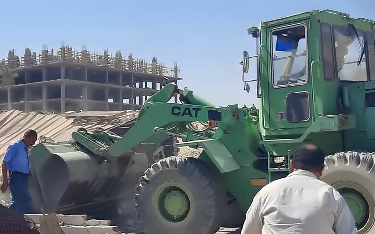 إزالة تعدٍ على 600 متر من أملاك الدولة بالغردقة