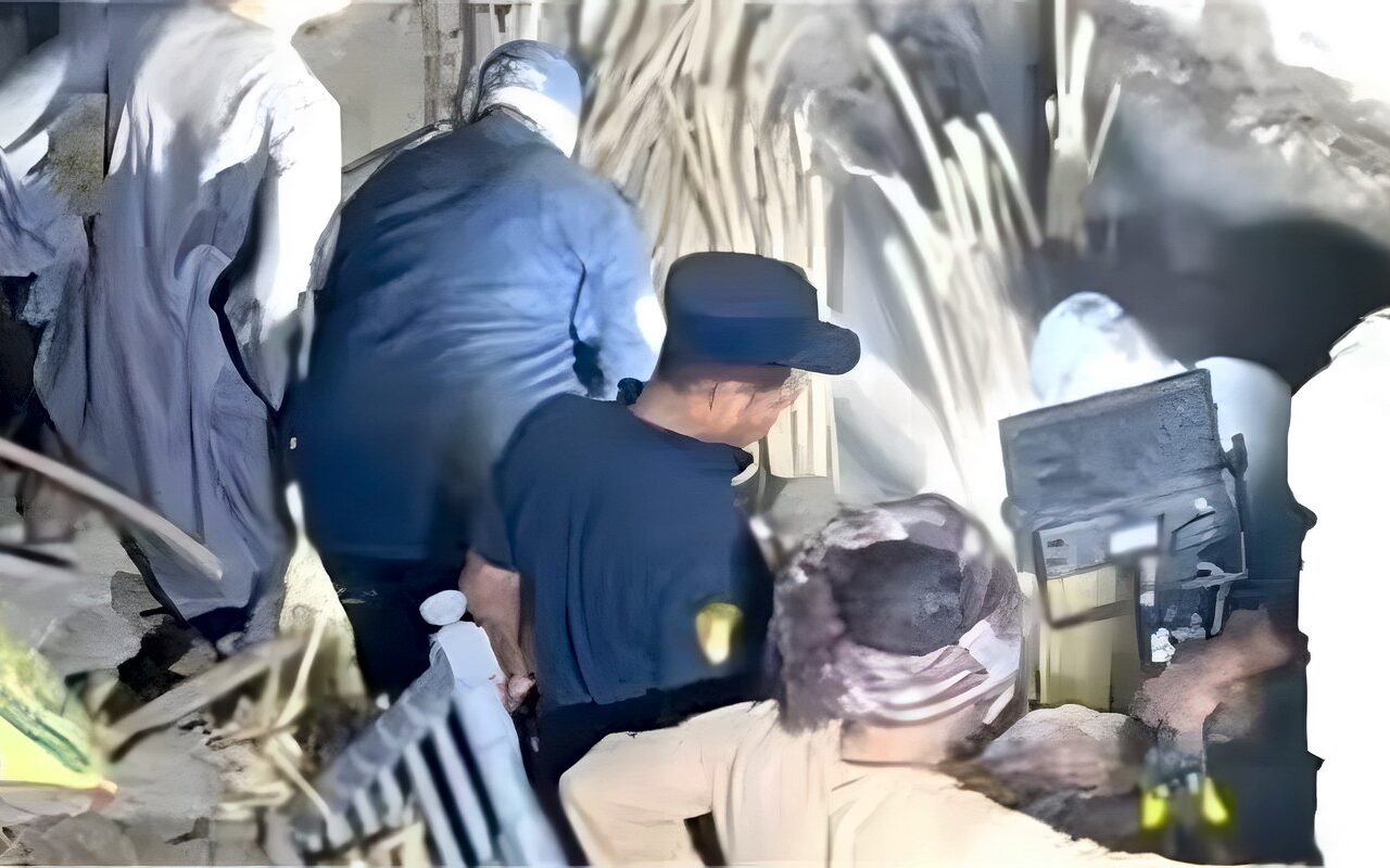 بالأسماء، مصرع 3 فتيات في انهيار منزل قديم من الطوب وجذوع النخيل بأسيوط