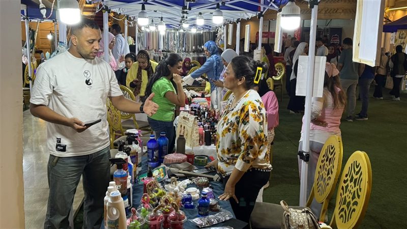 بمشاركة 50 عارضا، افتتاح الدورة السابعة من معرض «بازاري» للحرف اليدوية والتراثية بقنا
