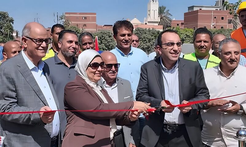 نائب محافظ الإسماعيلية يفتتح محطة صرف ومدرسة