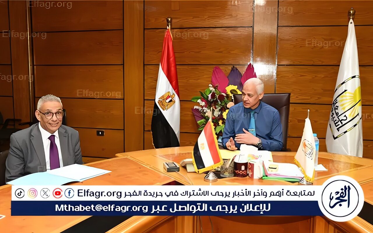 رئيس جامعة أسيوط يعقد اجتماع مجلس إدارة صندوق التكافل الاجتماعي لبحث زيادة الدعم المقدم للطلاب