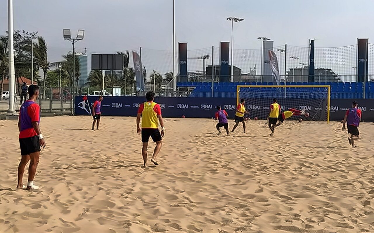 منتخب الشاطئية يخوض مرانه الأخير قبل مواجهة أنجولا غدًا