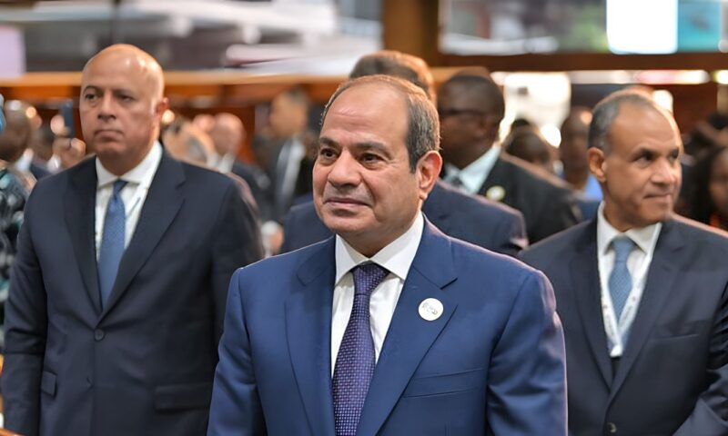 السيسي يدعو الشركات الكورية لتوسيع استثماراتها داخل مصر في البترول والغاز والتعدين والطاقة الجديدة