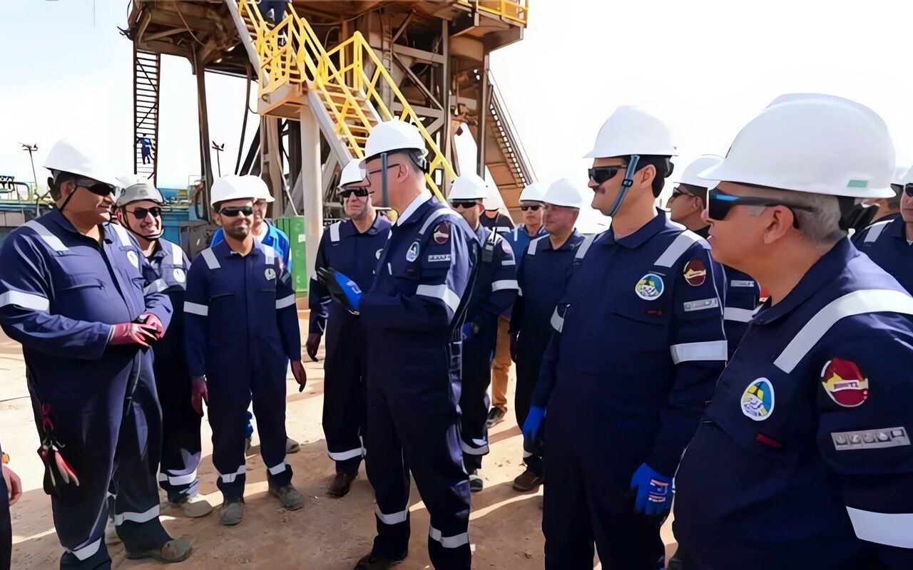 بالشراكة مع إيني الإيطالية، البترول تعلن تشغيل محطة مليحة بالصحراء الغربية