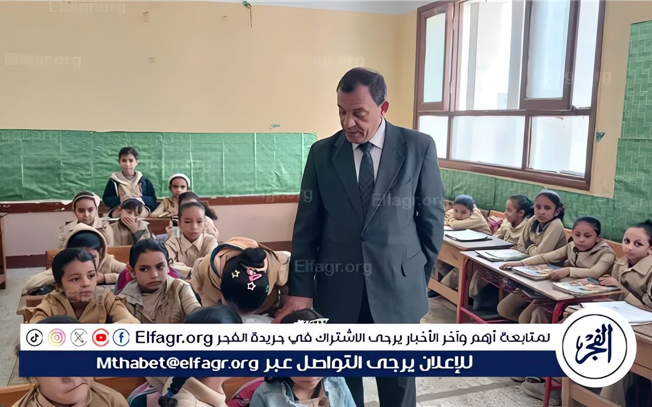 وكيل تعليم بني سويف يتابع مدارس ناصر ويهنئ ثالث الجمهورية بأخصائي المسرح