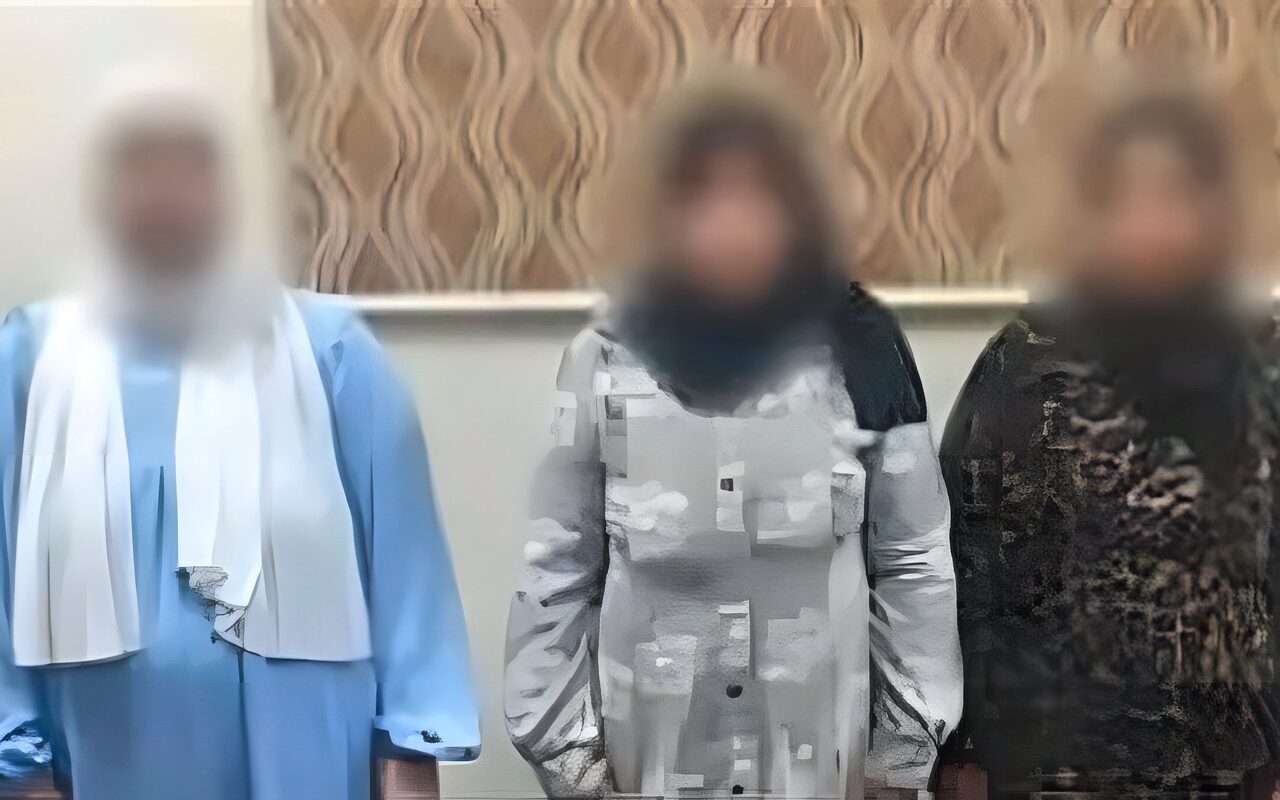 بسبب مشادة بين طالبتين، ربة منزل تتهم سيدتين بالتعدي عليها وإصابتها في البحيرة