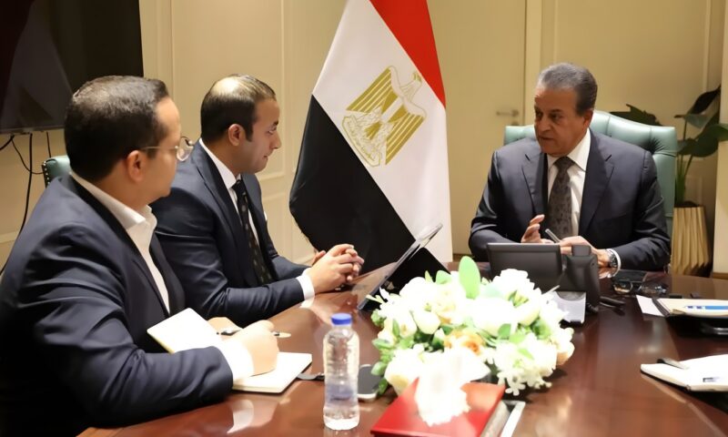 وزير الصحة يبحث توطين صناعة أجهزة السونار في مصر وفتح أسواق تصديرية بأفريقيا والعالم العربي