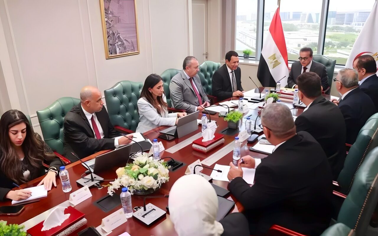 وزير الصحة يتابع إجراءات تفعيل صندوق التأمين ضد الأخطاء الطبية