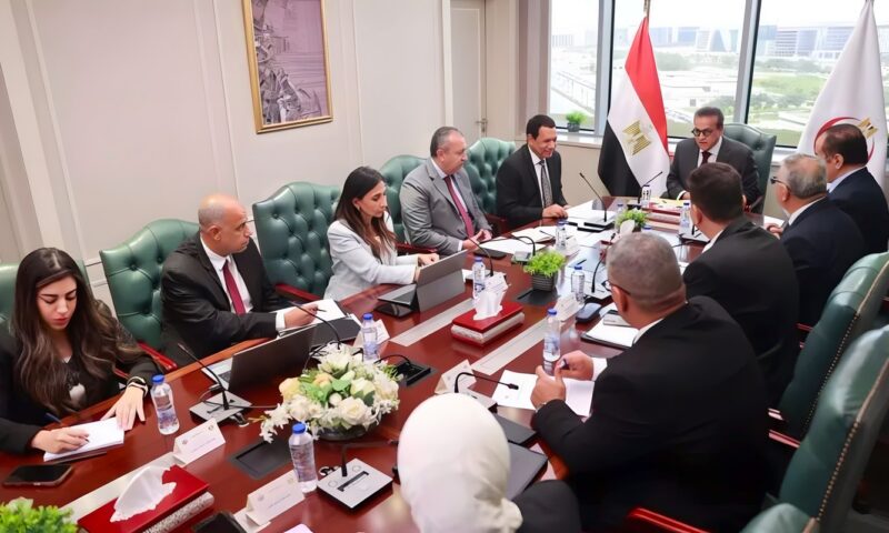 وزير الصحة يتابع إجراءات تفعيل صندوق التأمين ضد الأخطاء الطبية