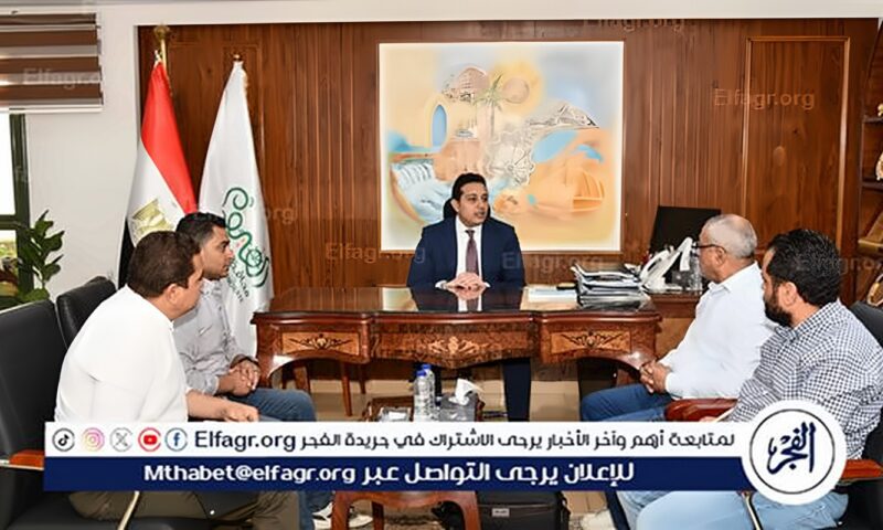 نائب محافظ الفيوم يناقش مع ممثلي إحدى شركات الأسمنت التعاون لإنشاء مصنع لتدوير المخلفات وإنتاج الوقود البديل