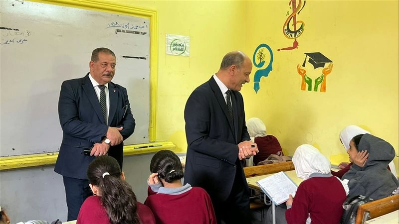 وكيل التعليم بالإسكندرية: الانضباط يبدأ من داخل الفصل والمواظبة مفتاح التفوق