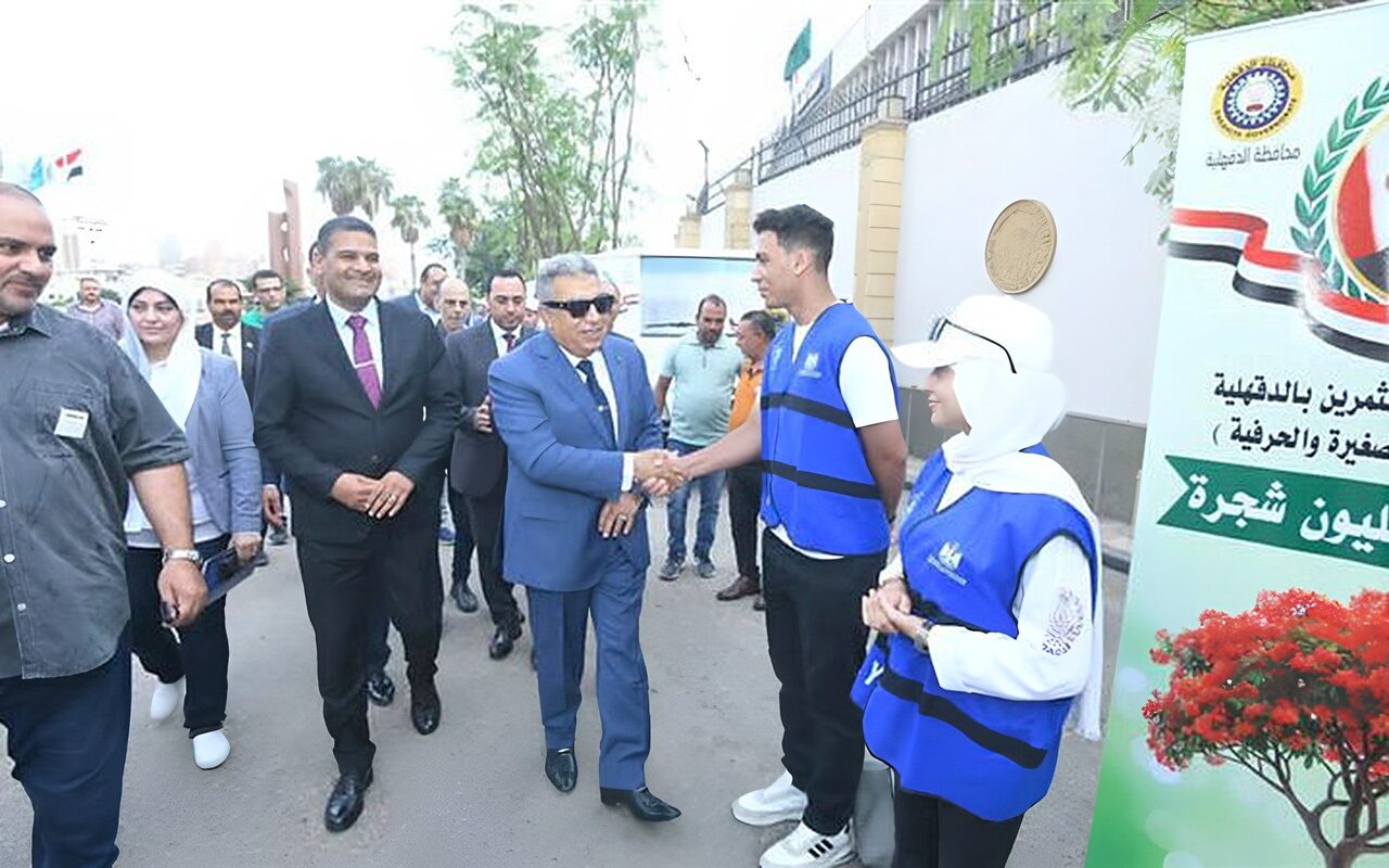 محافظ الدقهلية يتابع تسليم دفعة جديدة من الأشجار ضمن مبادرة “100 مليون شجرة”