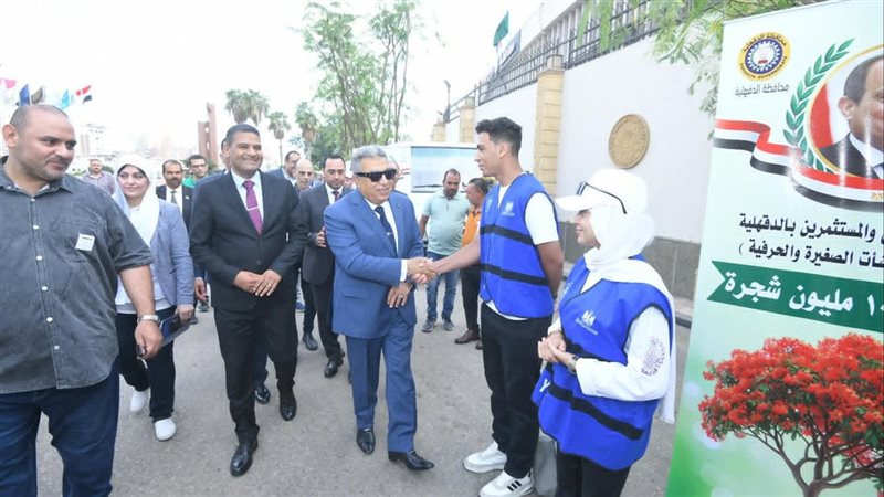 محافظ الدقهلية يتابع تسليم دفعة جديدة من الأشجار ضمن مبادرة “100 مليون شجرة”