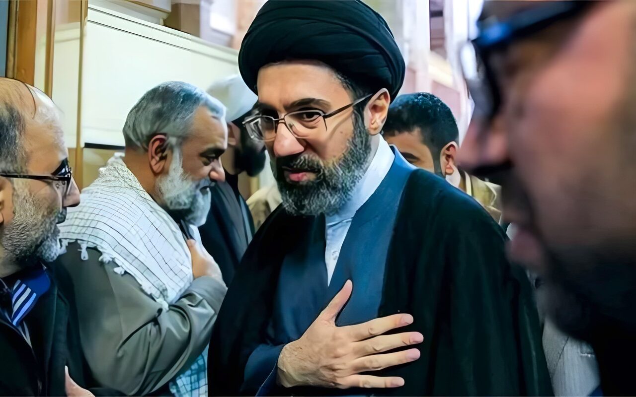 رئيس السلطة القضائية الإيرانية يلتقي المرشد مجتبى خامنئي