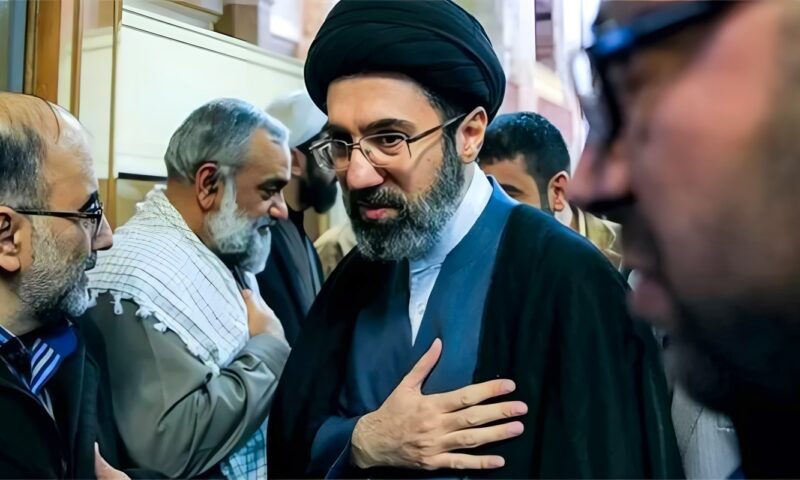 رئيس السلطة القضائية الإيرانية يلتقي المرشد مجتبى خامنئي