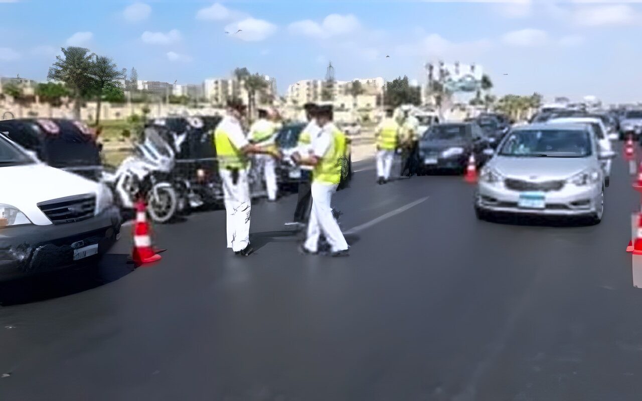 خلال 24 ساعة، ضبط 109 آلاف مخالفة مرورية و5 أطنان دقيق مدعم وقضايا عملة بالملايين