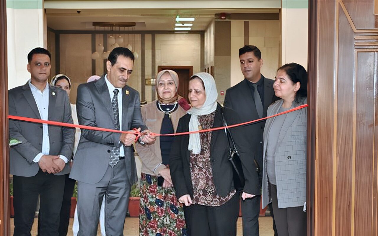 جامعة القاهرة تفتتح ركنا لمركز المعلومات بالمكتبة المركزية لإتاحة إصدارات رقمية مجانية