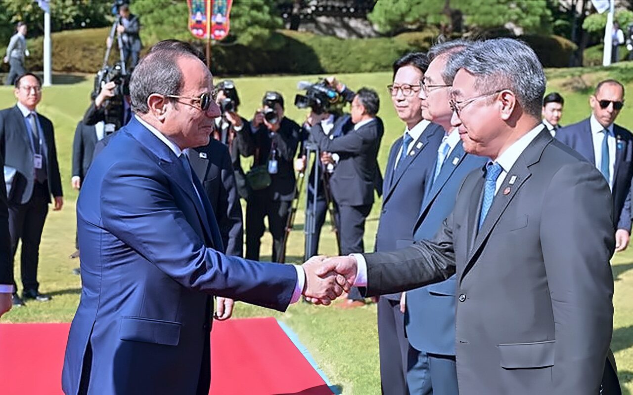 ثاني محطات الجولة الآسيوية، السيسي يصل ماليزيا بعد قليل