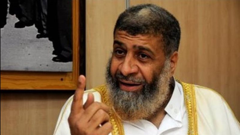 تصفية حسابات باسم الدين، منتصر عمران يكشف تلاعب عبد الماجد بـ “فقه البيعة” بين مصر وسوريا