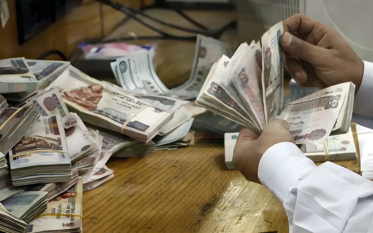 خلال 24 ساعة، ضبط 106 آلاف مخالفة مرورية و20 مليون جنيه في قضايا العملة وغسل أموال