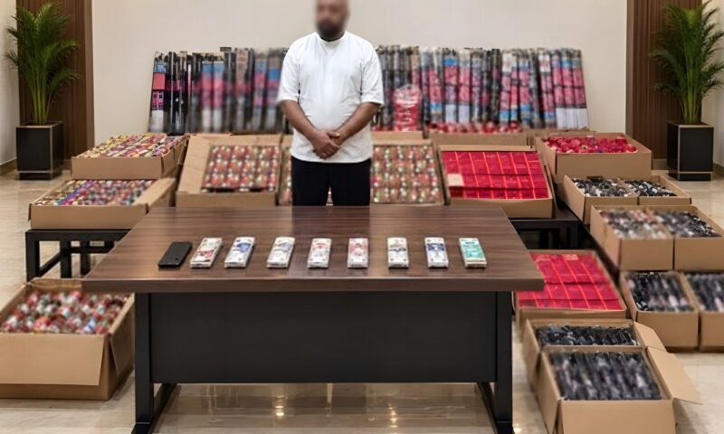 2000 قطعة وموبايلات تكشف نشاطهما عبر السوشيال ميديا، سقوط تاجري الألعاب النارية بالجيزة