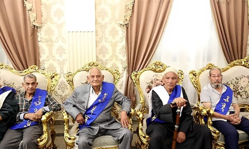 محافظ المنيا يلتقي المحاربين القدماء ويشهد قرعة عمرة لأحد أبطال أكتوبر
