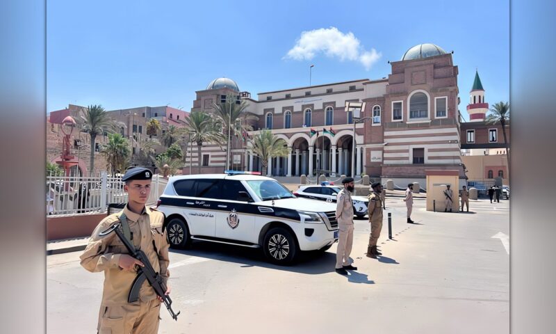 البنك المركزي الليبي يبلّغ عن عملية اقتحام لمقرّه في طرابلس