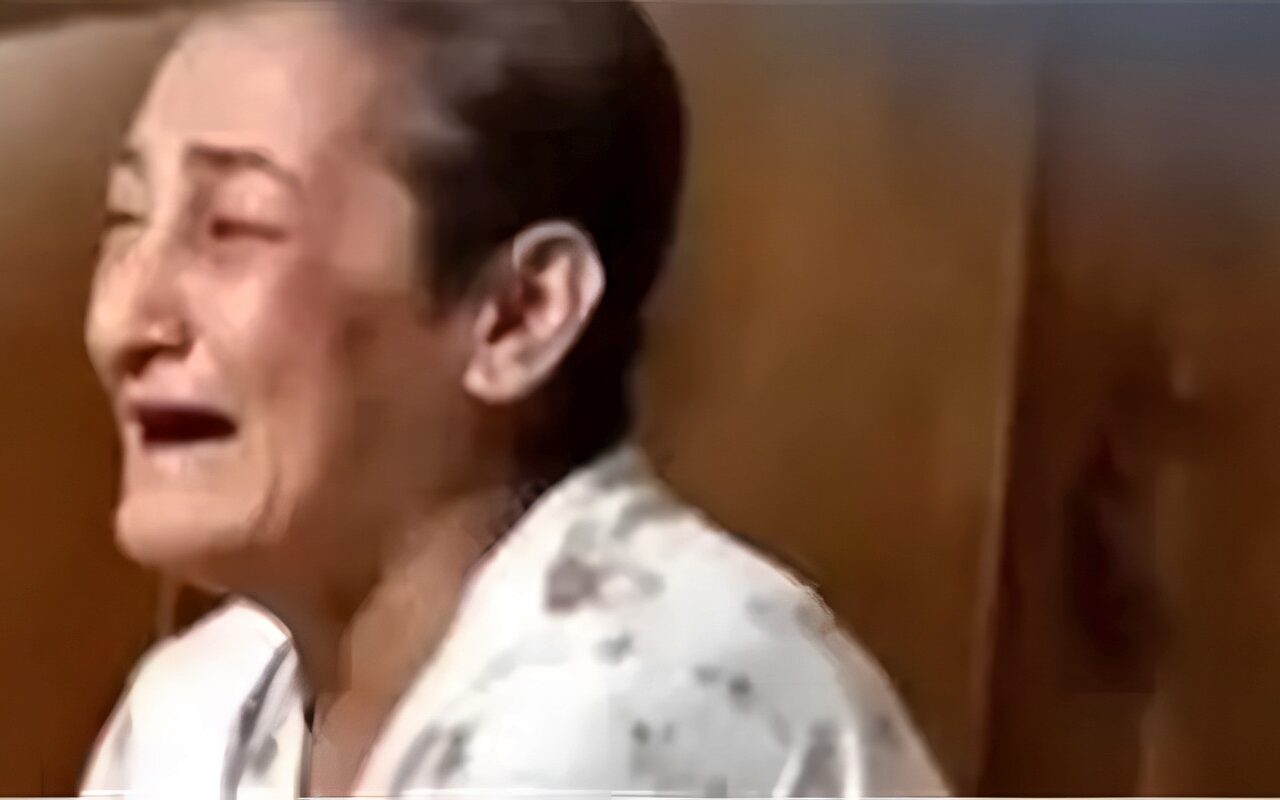 شقيقتها ضربتها بالعصا وقصت شعرها، صراخ ودموع سيدة مسنة بالمحلة يثير الغضب (صور)