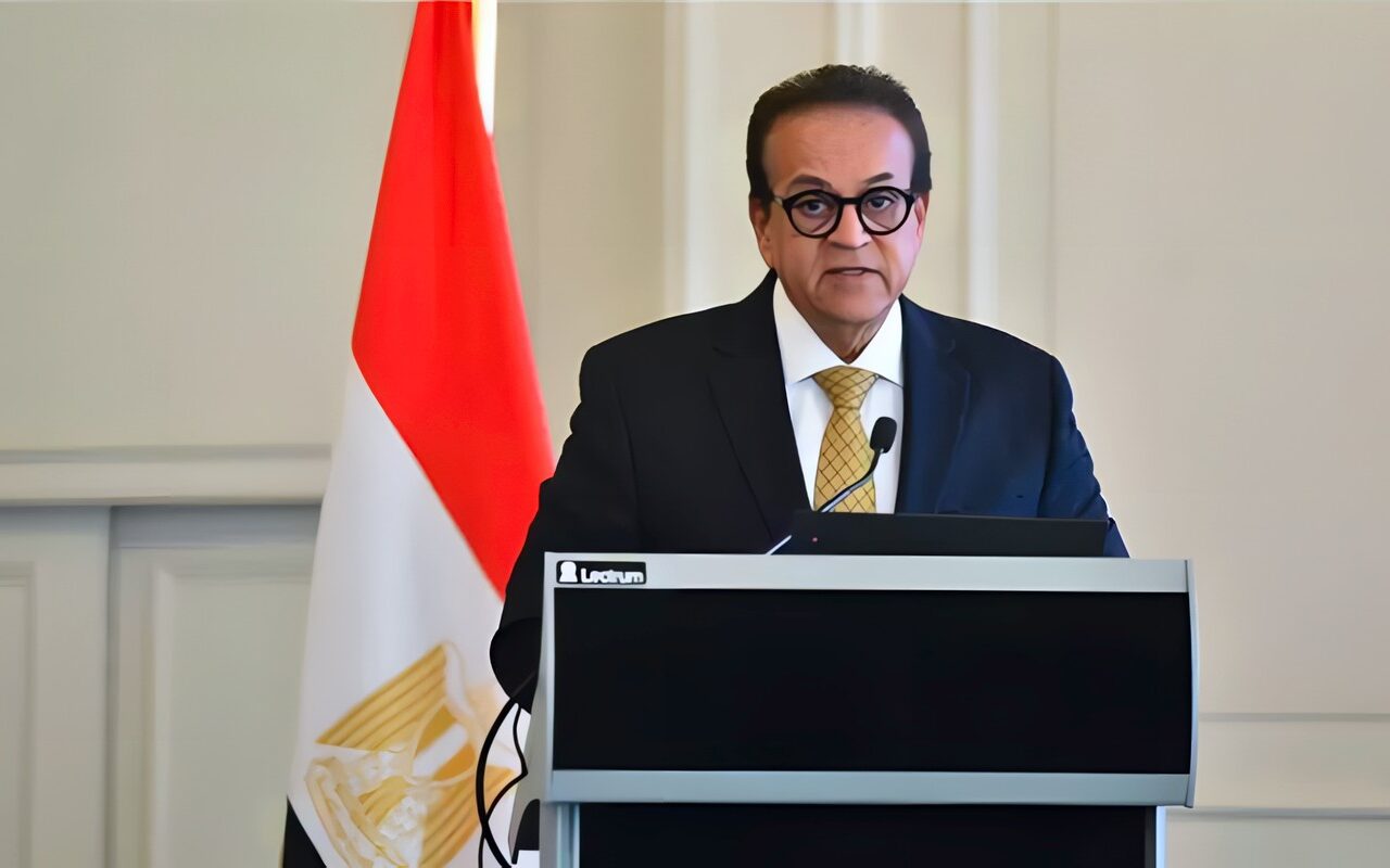وزير الصحة يقرر إنهاء التعاقد مع شركة أمن مستشفى 6 أكتوبر بعد واقعة الاحتكاك بصحفي