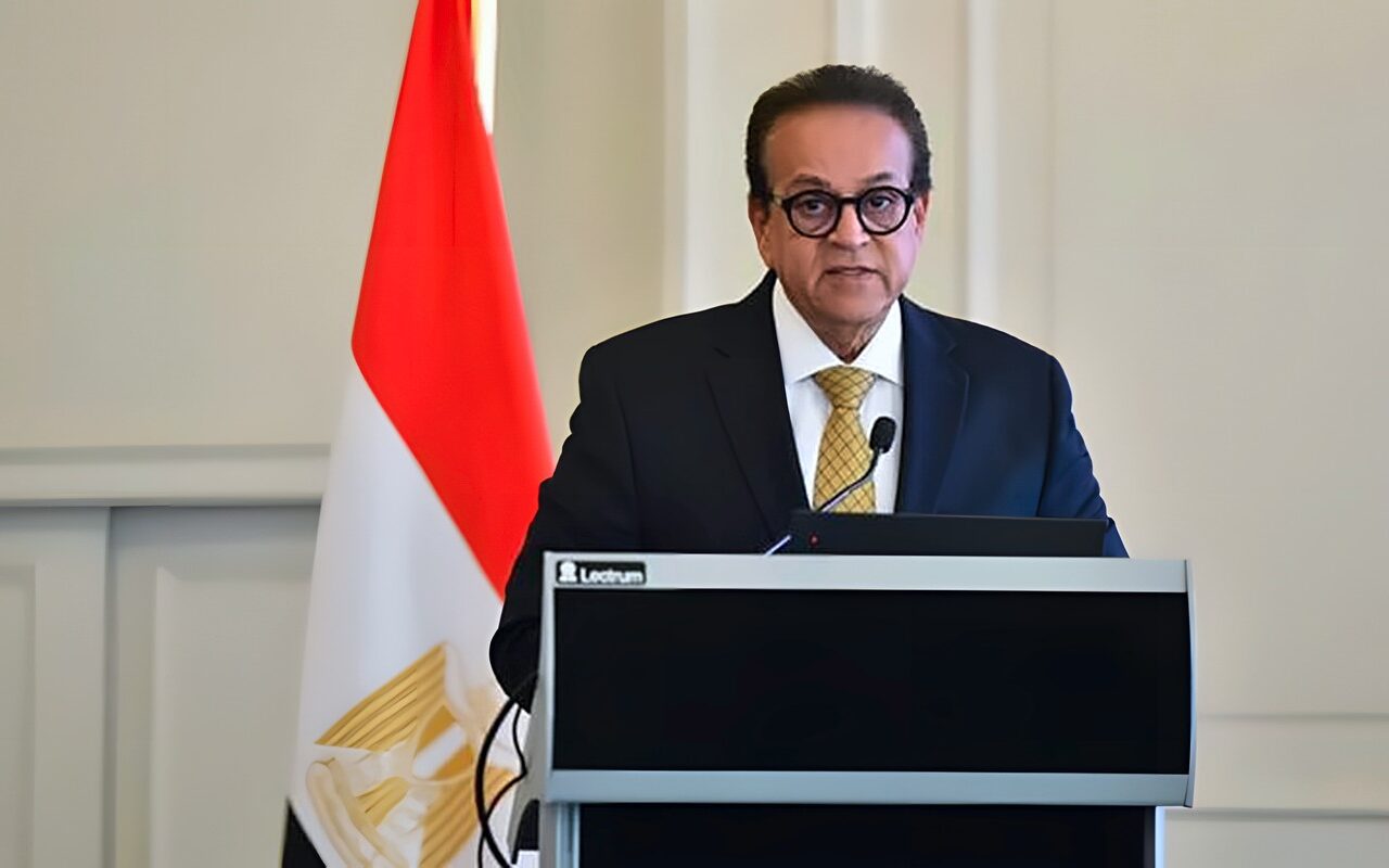 عبد الغفار: القوافل الطبية تستهدف الوصول بالخدمة الصحية إلى المواطنين في مختلف المناطق