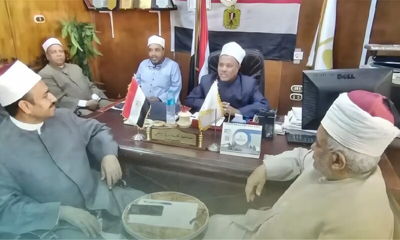 مدير أوقاف قنا يشدد على الالتزام بالتعليمات الوزارية والمتابعة الميدانية