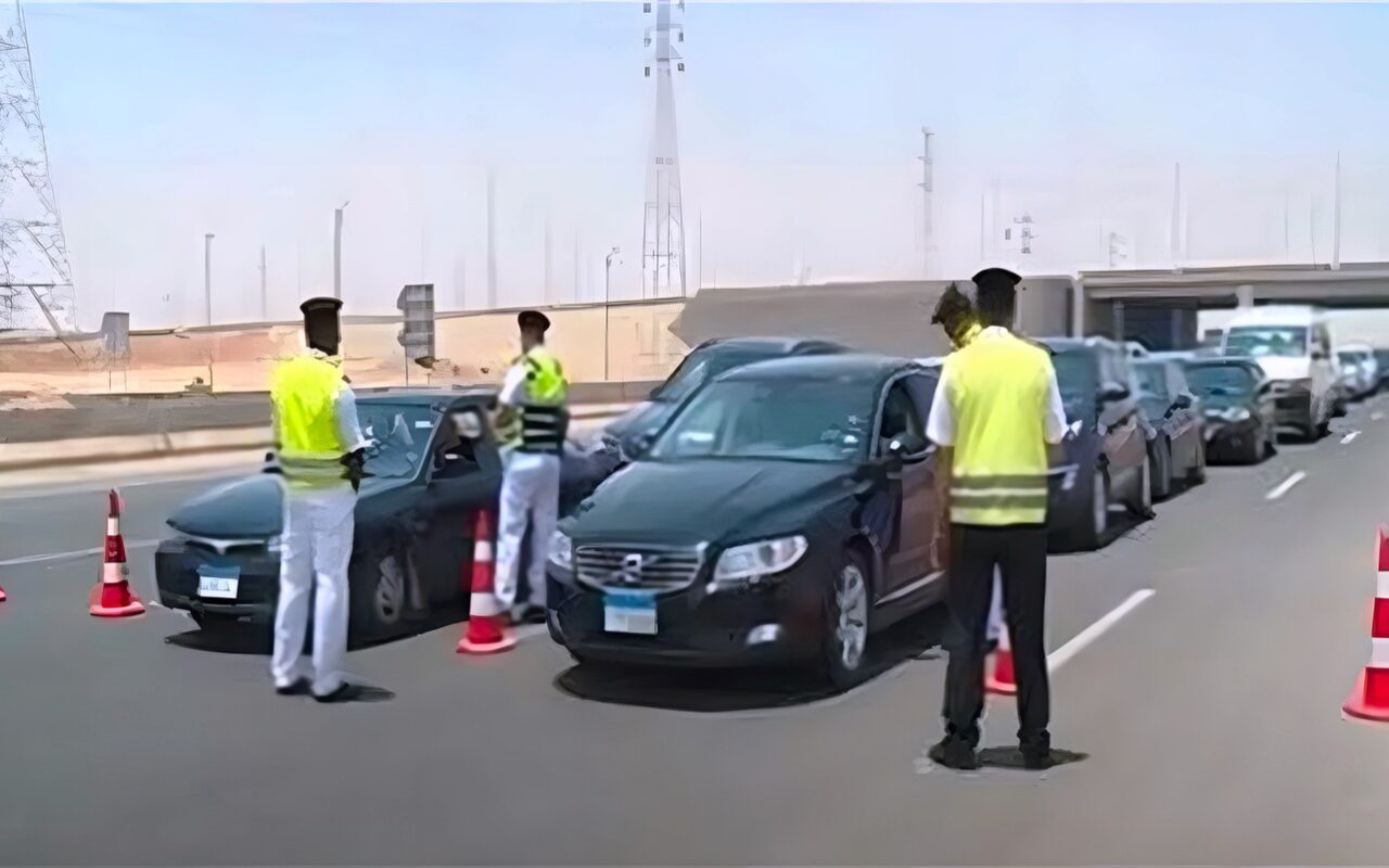 حصيلة حملات الداخلية خلال 24 ساعة، ضبط 99 ألف مخالفة مرورية و5 أطنان دقيق مهرب