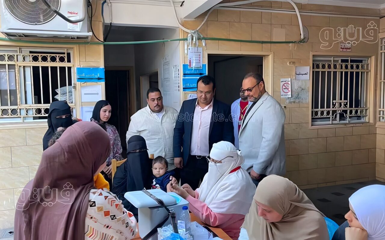 خلال حملة التطعيم ضد الحصبة، وكيل الصحة بمطروح: الوصول إلى جميع الأطفال المستهدفين دون تمييز