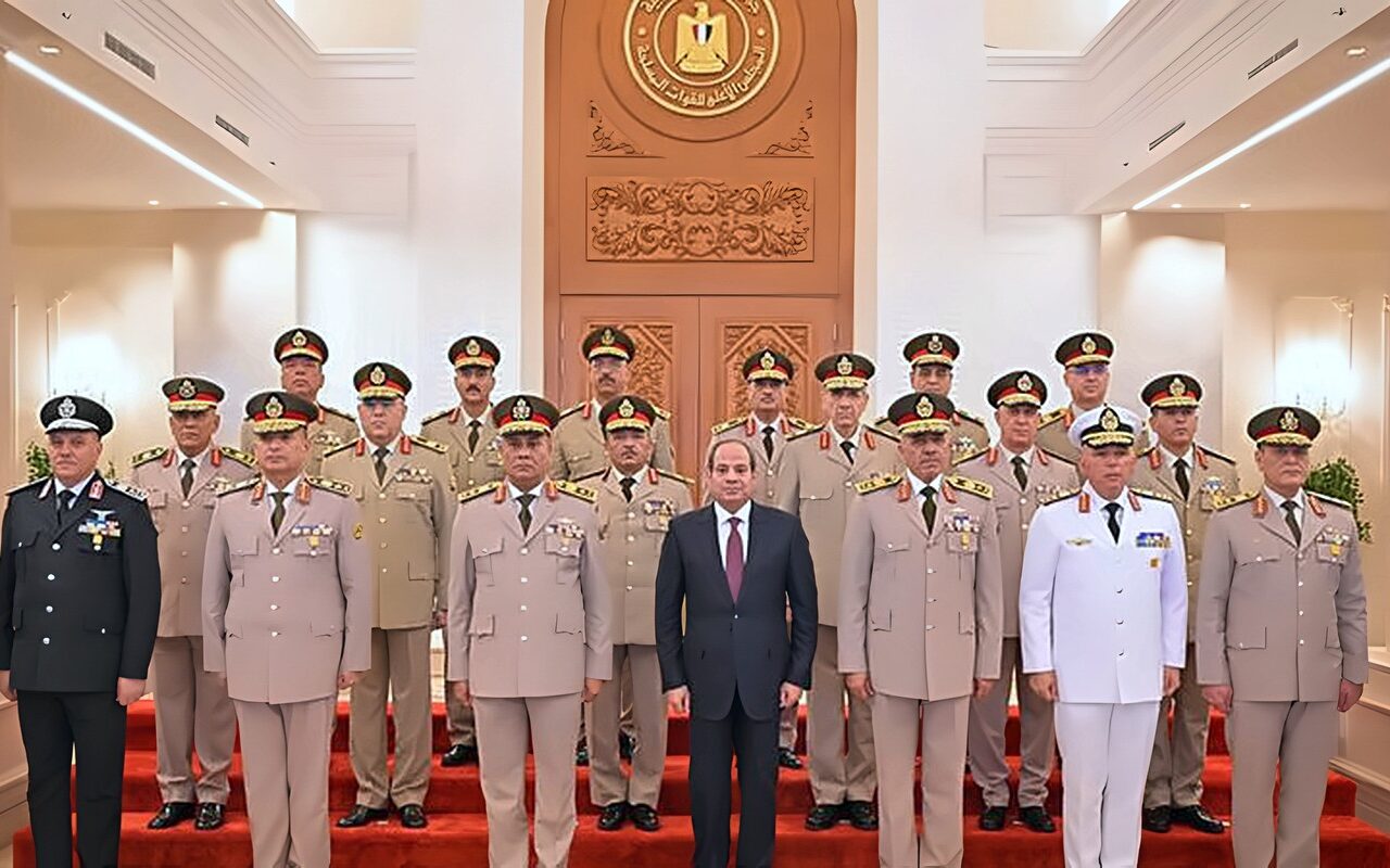 حماية حدود الدولة والحفاظ على أمنها واستقرارها، تفاصيل ترأس السيسي اجتماع المجلس الأعلى للقوات المسلحة