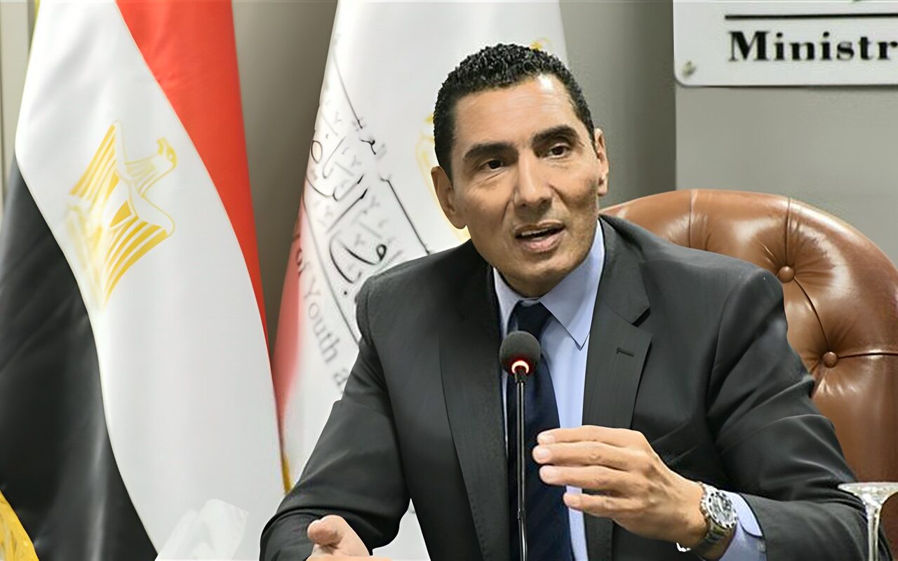 وزير الرياضة يهنئ منتخب الشباب بالفوز على الجزائر والتأهل رسميًا لأمم أفريقيا