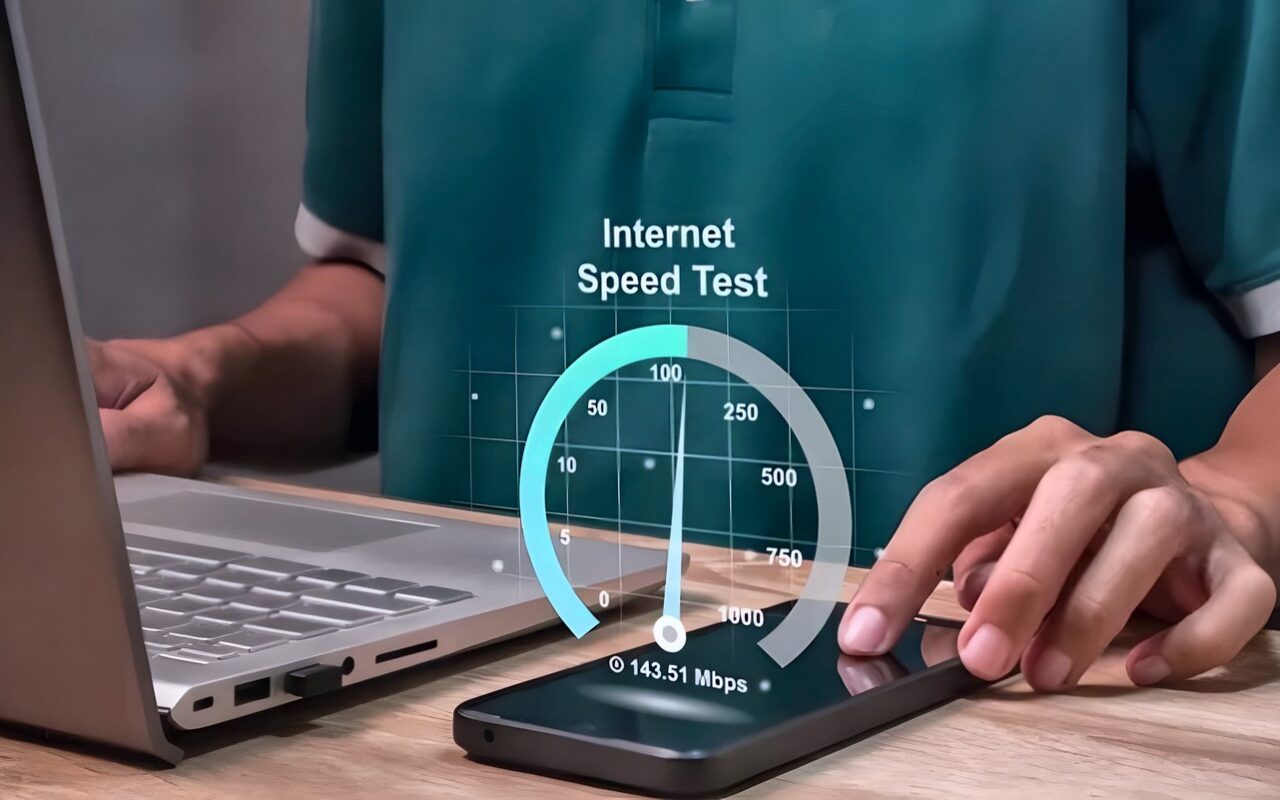 الإنترنت بالألياف الضوئية أم الكابل النحاسي؟ أيهما الأفضل لاحتياجاتك