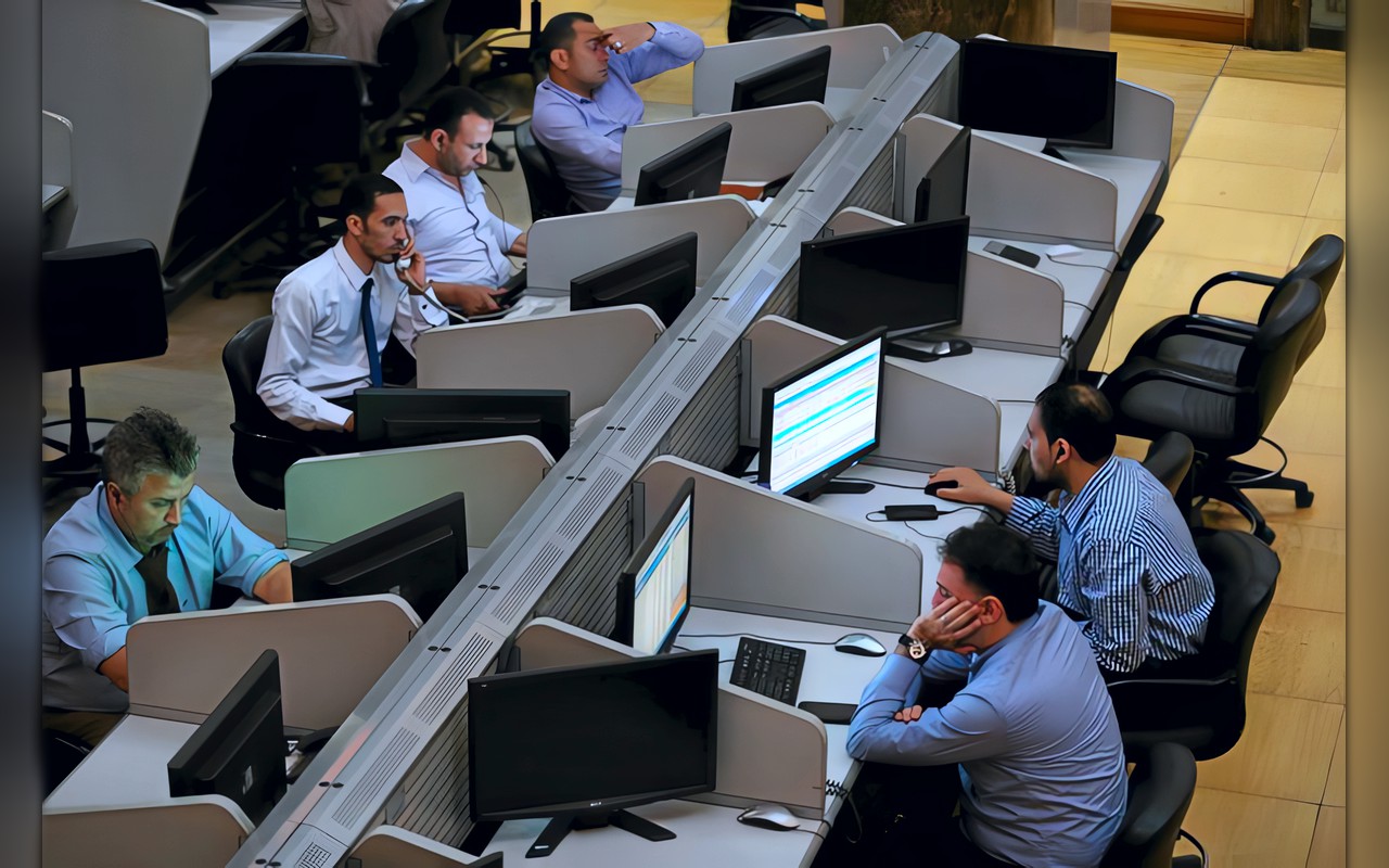 صعود جماعي لمؤشرات البورصة بالتعاملات الصباحية والثلاثيني يقفز 2.5%