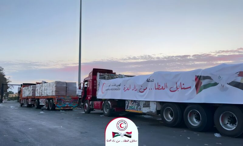 7 آلاف طن من الدقيق والغذاء إلى غزة، الهلال الأحمر يواصل دعم الأسر الفلسطينية
