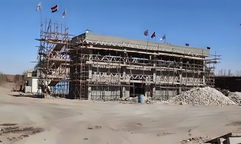 نائب وزيرة الإسكان يتفقد مشروع مأخذ وخطوط نقل المياه العكرة من نهر النيل إلى العاصمة الجديدة