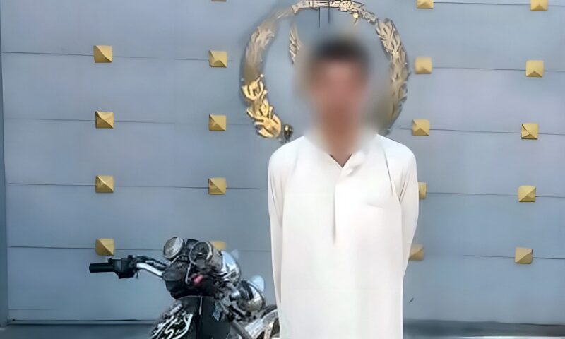 ضبط متهمين في سرقتين بكفر الشيخ والفيوم، أحدهما استولى على أموال محل والآخر سرق دراجة نارية بالإكراه